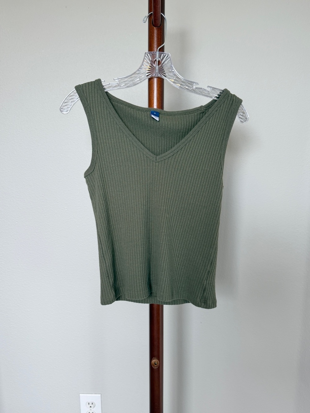 Old Navy Ribbed V-Neck Tank Top - Olive